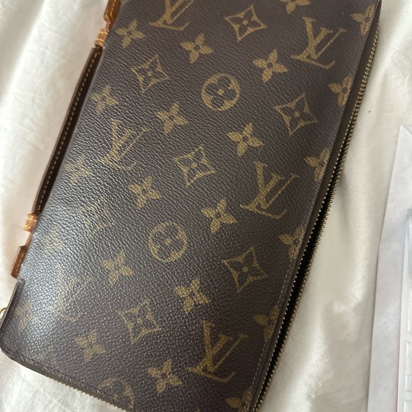 Meet your Posher, Resale Rabbit🐇 - Picture 3 of 7